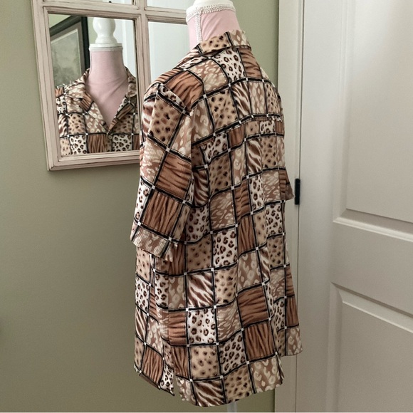 ALIA, BLOCK ANIMAL PRINT BLOUSE - Picture 2 of 9